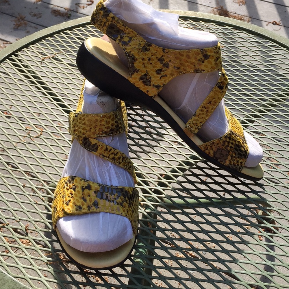 9.5 W - Leather Sandals by David Tate - Picture 2 of 8